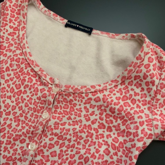Brandy Melville Tops - pink cheetah crop top